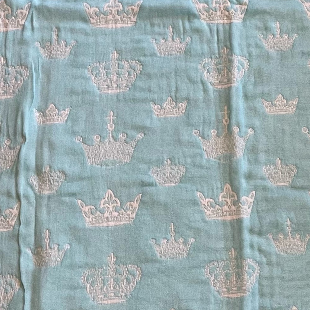 KOKADI Woven 4 Layer Gauze Cotton Bamboo Crown Print Aqua White Swaddle Handmade - Picture 2 of 6